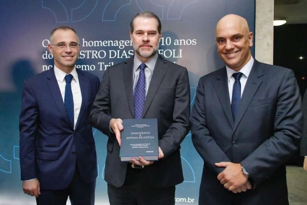 André Mendonça: Fé, Justiça e a Questão da Censura no Brasil 5 Andre Mendonca Livro 1