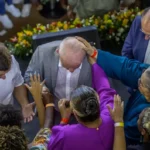 Presidente Lula recebendo oracoes @Reproducao.webp