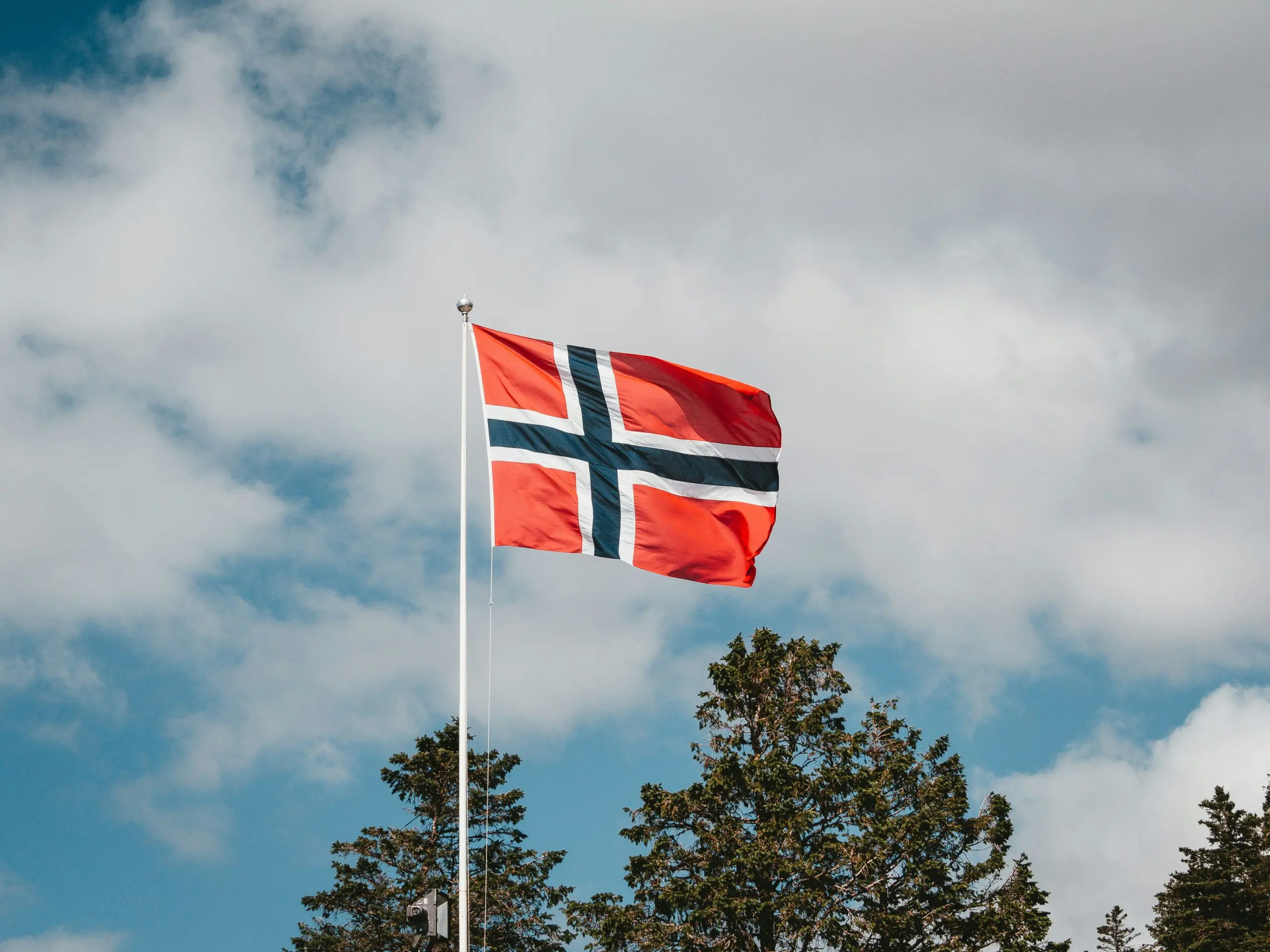 Guarda de 27 anos da embaixada dos EUA na Noruega é acusado de espionagem para Rússia e Irã 4 Guarda de 27 anos da embaixada dos EUA na Noruega é acusado de espionagem para Rússia e Irã - Imagem do artigo original
