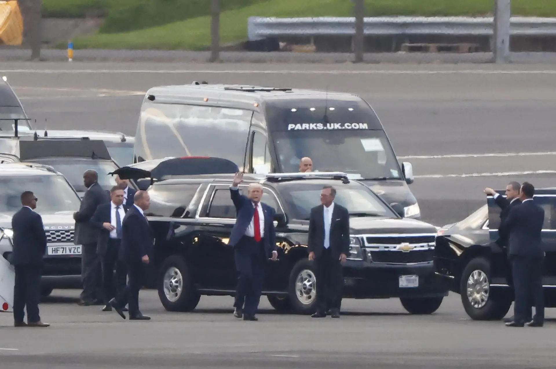 Trump afirma que imigração ilegal está “matando a Europa” ao chegar à Escócia 4 Trump afirma que imigração ilegal está “matando a Europa” ao chegar à Escócia - Imagem do artigo original
