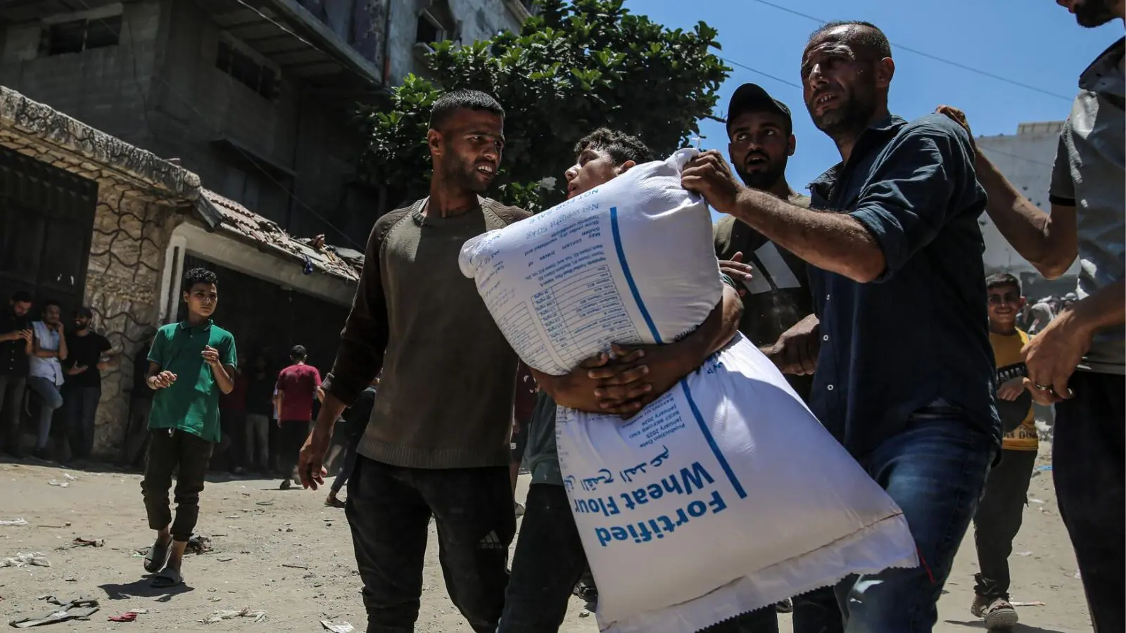 Israel nega fome em Gaza e apresenta quatro medidas para agilizar assistência - Imagem do artigo original