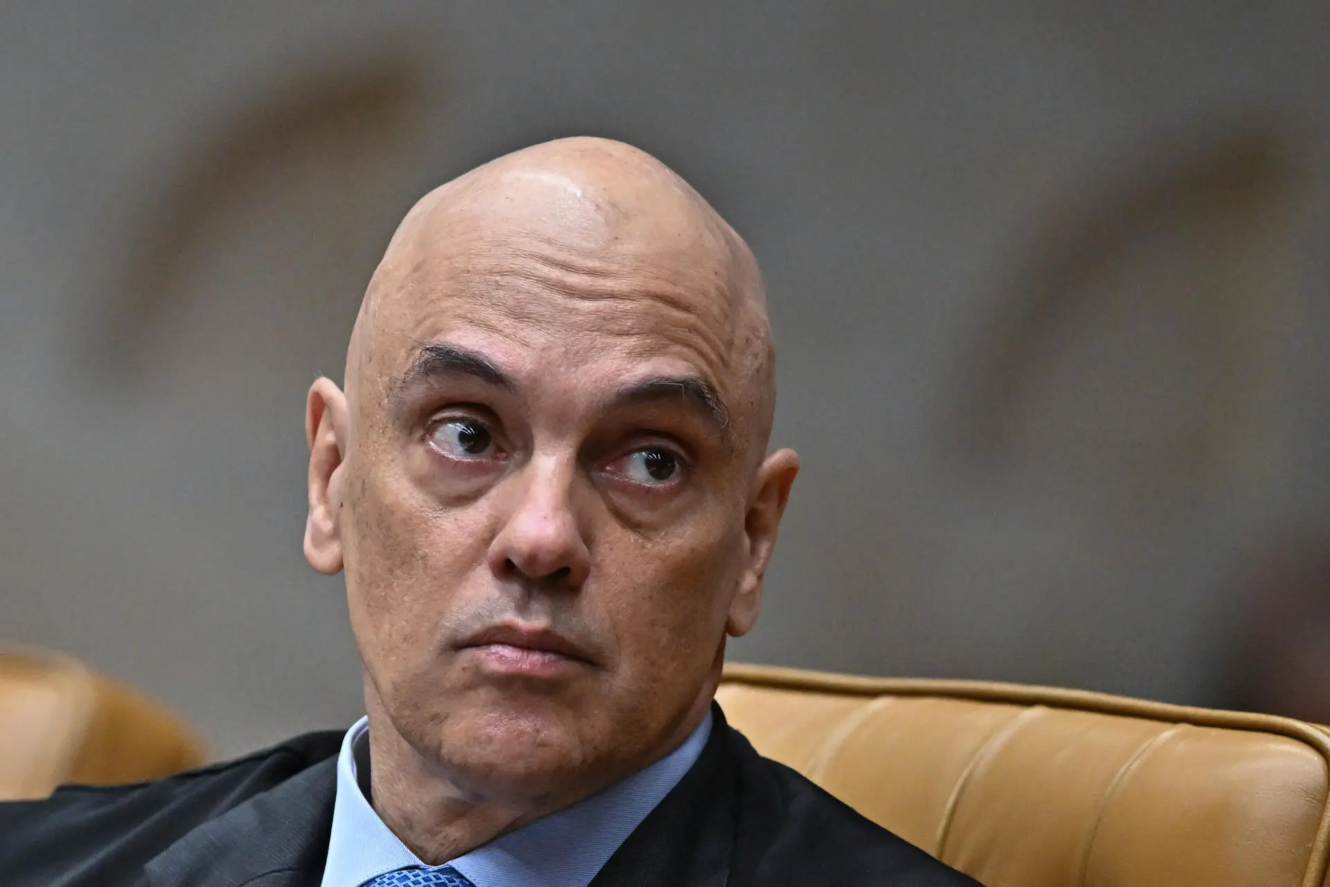 Colunista do Wall Street Journal aponta suposta adulteração de registros da Alfândega dos EUA contra ex-assessor de Bolsonaro 4 Colunista do Wall Street Journal aponta suposta adulteração de registros da Alfândega dos EUA contra ex-assessor de Bolsonaro - Imagem do artigo original
