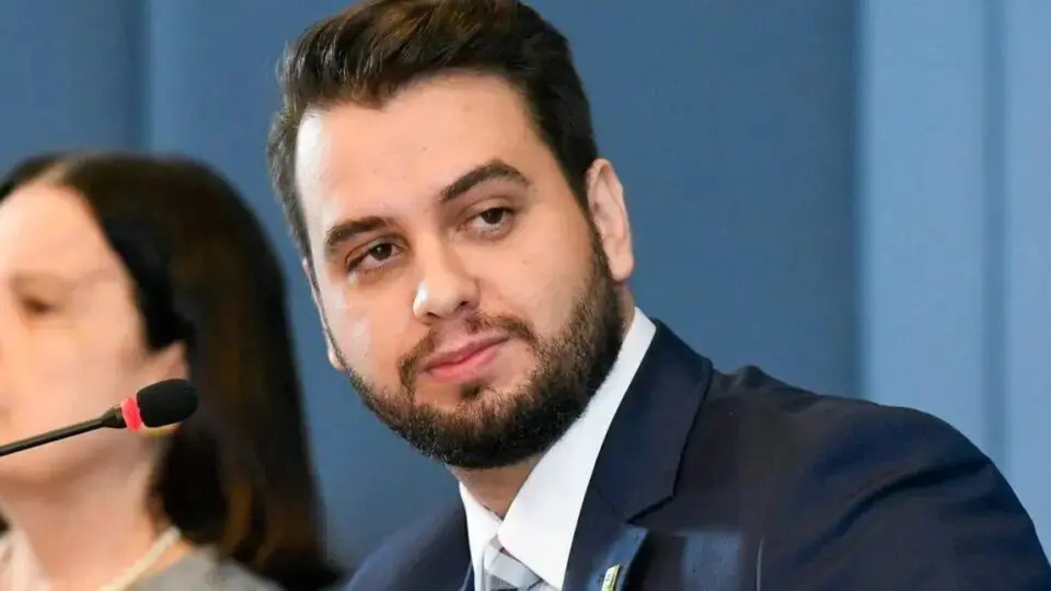 WSJ defende libertação de ex-assessor de Bolsonaro sob prisão domiciliar 4 WSJ defende libertação de ex-assessor de Bolsonaro sob prisão domiciliar - Imagem do artigo original