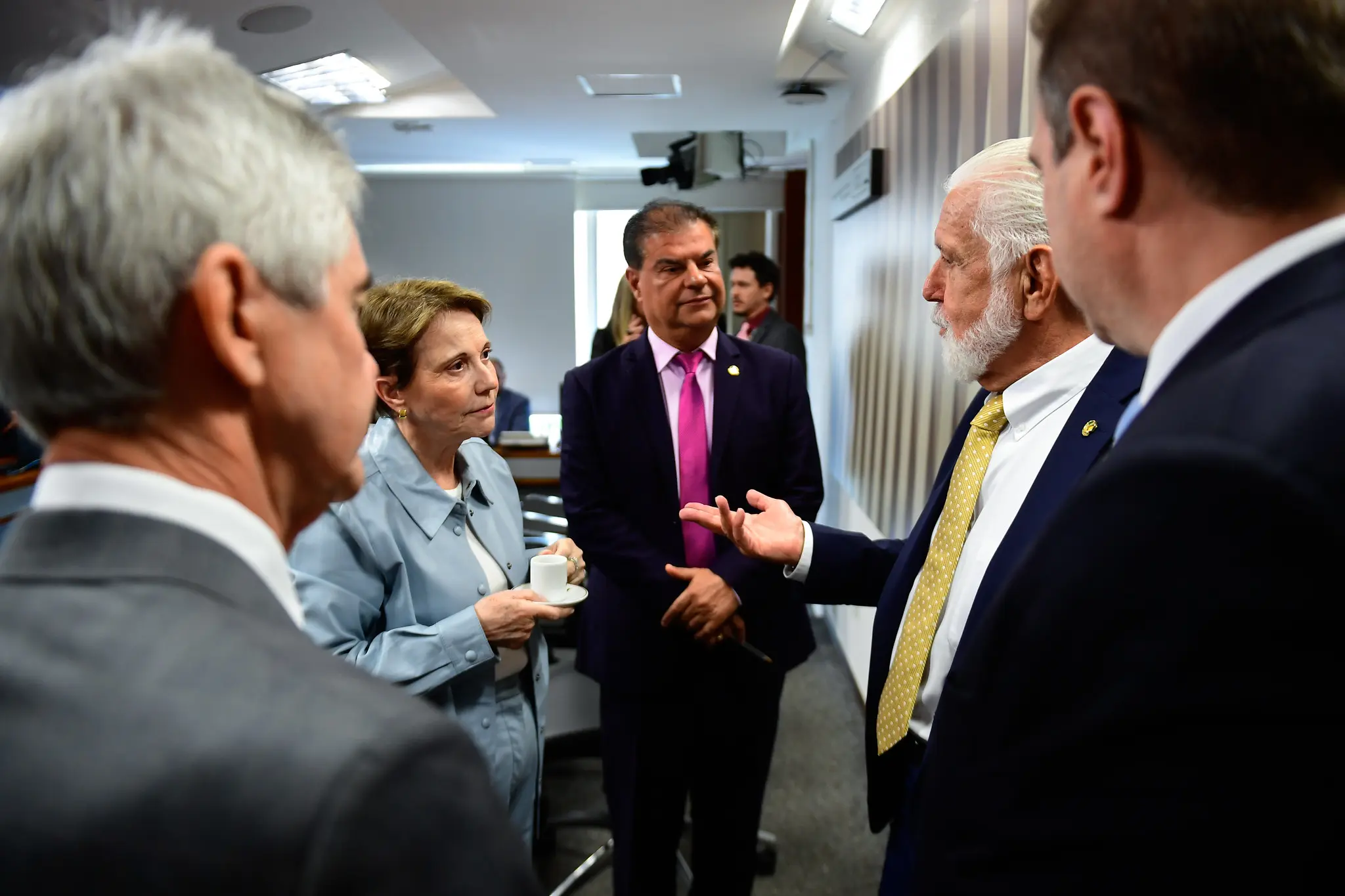 Senadores brasileiros buscam canal direto com Trump para adiar tarifa de 50% aos produtos do país 4 Senadores brasileiros buscam canal direto com Trump para adiar tarifa de 50% aos produtos do país - Imagem do artigo original