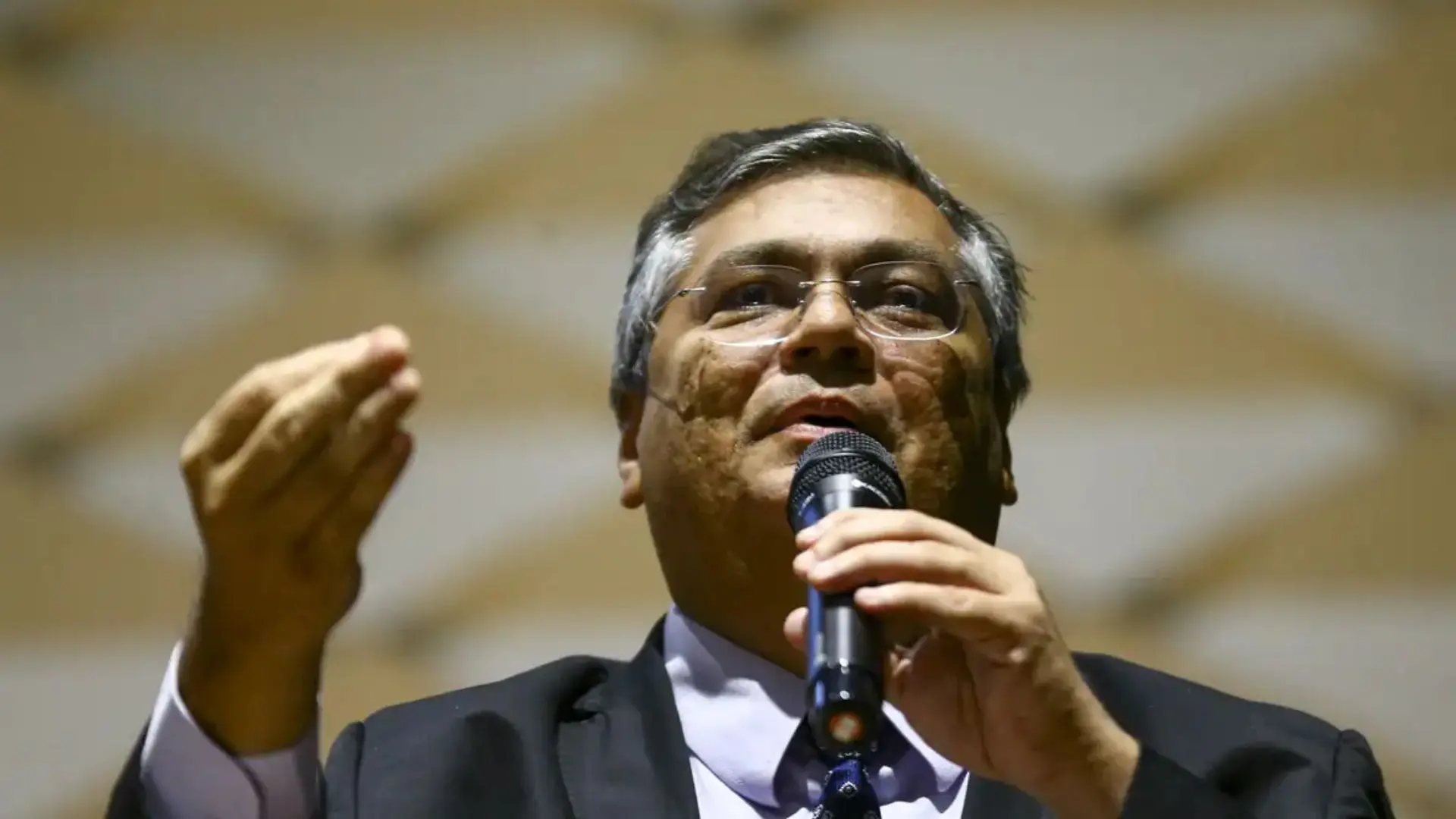 Dino acusa “sequestro” do Brasil para pressionar STF e faz alusão aos EUA - Imagem do artigo original
