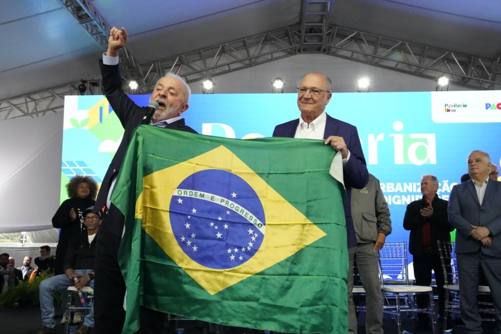 Artigo acusa Geraldo Alckmin de ser “cúmplice oculto” na crise brasileira 4 Artigo acusa Geraldo Alckmin de ser “cúmplice oculto” na crise brasileira - Imagem do artigo original