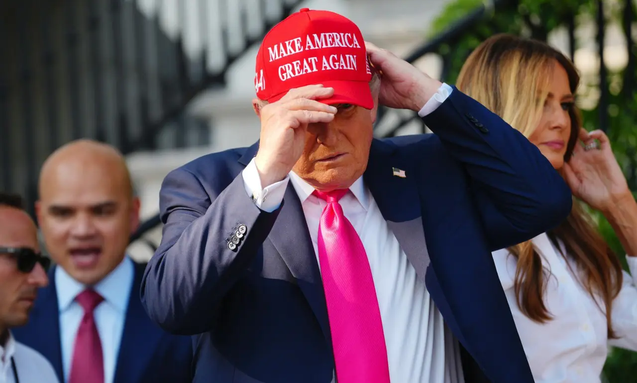 Trump diz que novas tarifas tornam os EUA “grandes e ricos de novo” - Imagem do artigo original