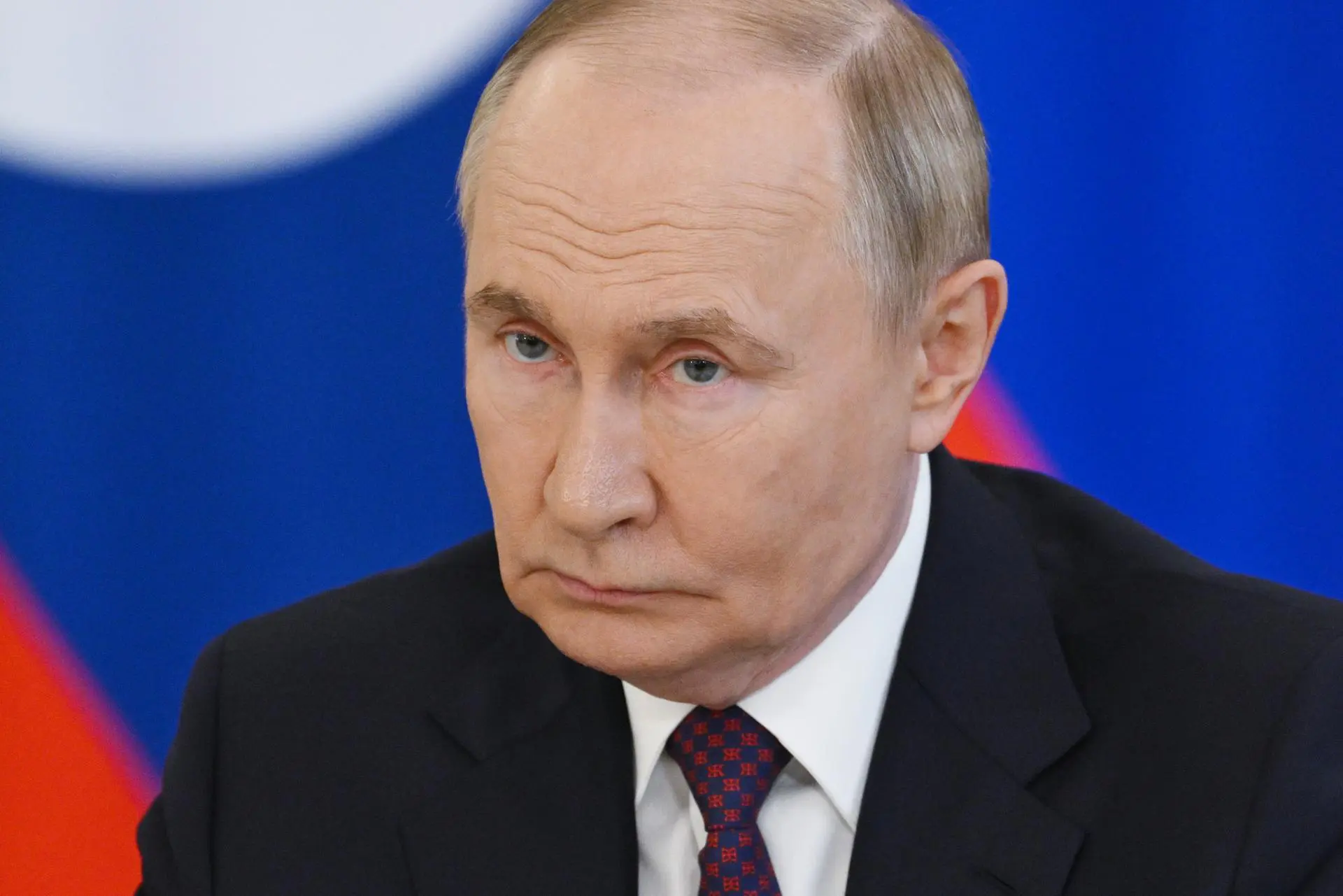 Putin sanciona multa para quem pesquisar material considerado extremista na internet 4 Putin sanciona multa para quem pesquisar material considerado extremista na internet - Imagem do artigo original