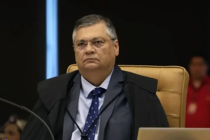 Flávio Dino recorre à Bíblia para defender Alexandre de Moraes após sanção dos EUA 25 rss featured 14775 1753897373