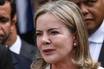 Gleisi Hoffmann afirma que governo Lula repudia sanções dos EUA contra Alexandre de Moraes 16 rss featured 14787 1753901355