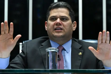 Alcolumbre reage a sanções dos EUA e afirma que Congresso não tolera interferências 12 rss featured 14964 1753969408