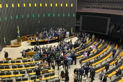 Câmara encaminha pedidos de afastamento de 14 deputados por ocupação do plenário 20 Oposicao 712x370.jpeg