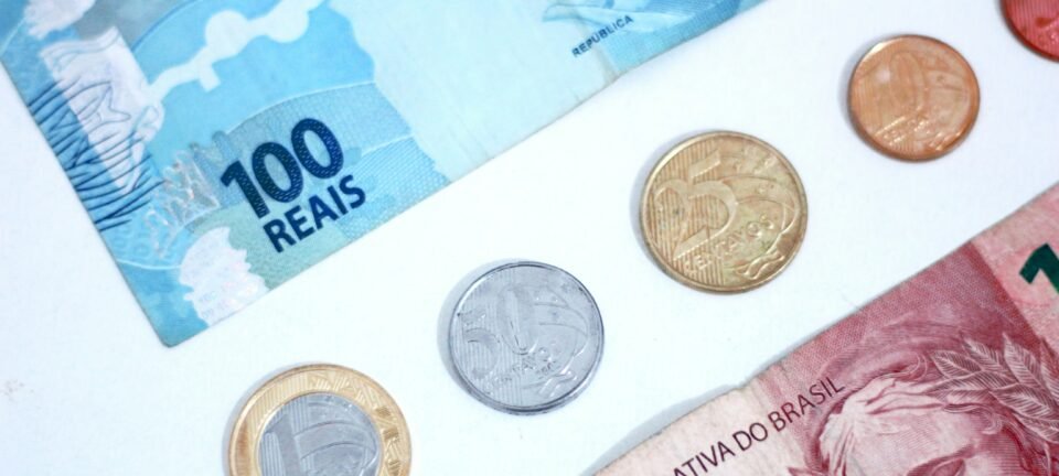 Famílias comprometem 27,8% da renda mensal com dívidas, aponta Banco Central 4 Famílias comprometem 27,8% da renda mensal com dívidas, aponta Banco Central - Imagem do artigo