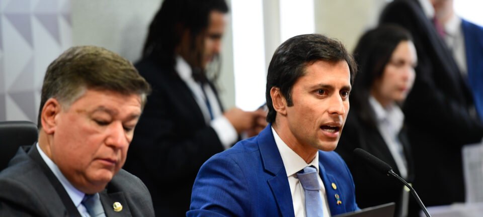 CPMI do INSS inicia trabalhos sob tensão e anuncia investigação sobre quatro gestões federais 4 CPMI do INSS inicia trabalhos sob tensão e anuncia investigação sobre quatro gestões federais - Imagem do artigo