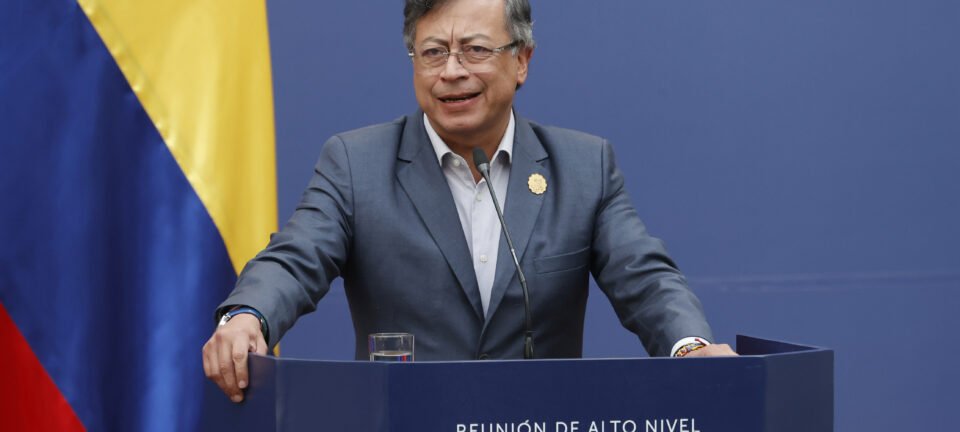 Conselho Eleitoral da Colômbia aponta estouro de gastos na campanha de Gustavo Petro e propõe multas 4 Conselho Eleitoral da Colômbia aponta estouro de gastos na campanha de Gustavo Petro e propõe multas - Imagem do artigo