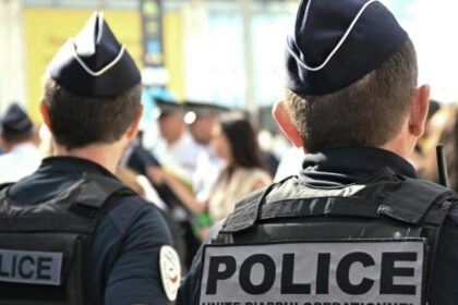 Adolescentes são indiciados na França por planejar ataques à Torre Eiffel e sinagogas 21 ocrente 1756294939