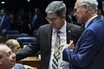 Senadores aliados de Lula planejam deixar CPMI do INSS após oposição assumir comando 15 ocrente 1756341728