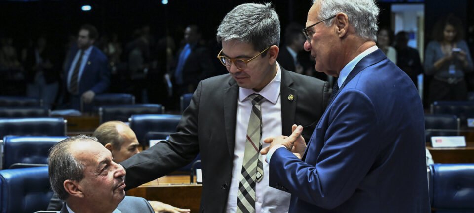 Senadores aliados de Lula planejam deixar CPMI do INSS após oposição assumir comando 4 Senadores aliados de Lula planejam deixar CPMI do INSS após oposição assumir comando - Imagem do artigo