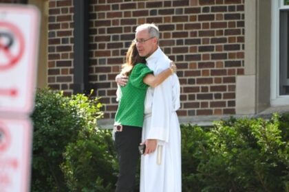 Ataque em escola católica de Minneapolis evidencia avanço de agressões a igrejas nos EUA 12 ocrente 1756343508