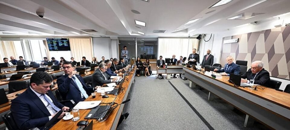 CCJ do Senado aprova projeto que acaba com fiança para crimes ligados à pedofilia 4 CCJ do Senado aprova projeto que acaba com fiança para crimes ligados à pedofilia - Imagem do artigo