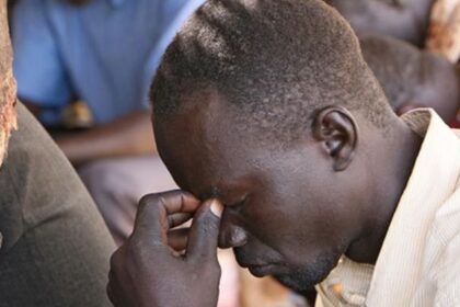 Polícia sudanesa prende pastor e quatro fiéis sul-sudaneses durante culto de oração em Cartum 15 ocrente 1756509189