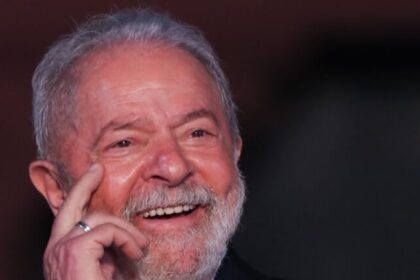 Lula reforça críticas a tarifa dos EUA enquanto mantém ofensiva diplomática e aproximação com Brics 15 ocrente 1756516354