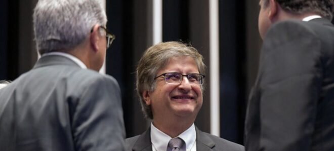 Movimentos jurídicos de direita divulgam nota contra nova indicação de Paulo Gonet à PGR 4 Movimentos jurídicos de direita divulgam nota contra nova indicação de Paulo Gonet à PGR - Imagem do artigo