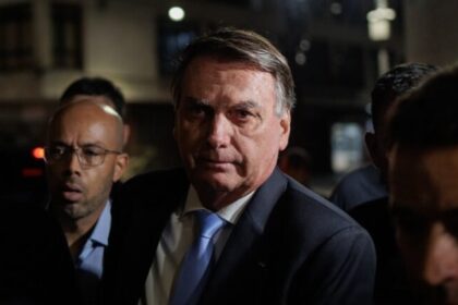 STF determina reforço de policiamento no entorno da casa de Jair Bolsonaro e proíbe entrada de agentes 6 ocrente 1756629925