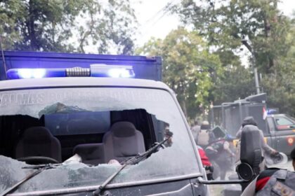 Presidente indonésio chama atos violentos contra aumento salarial de deputados de “terrorismo” 27 ocrente 1756688213