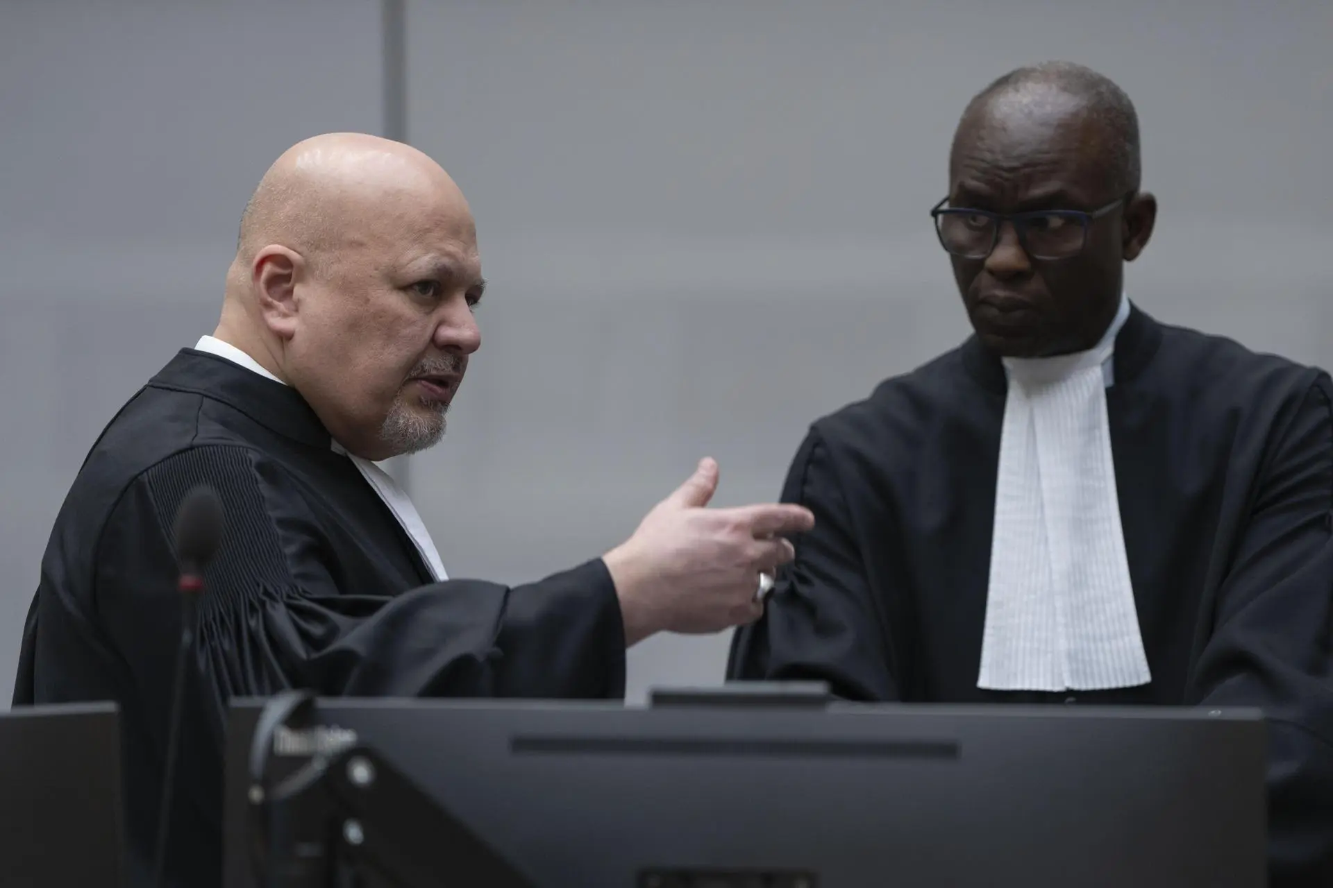 TPI determina que Karim Khan se afaste de inquérito sobre Venezuela por conflito de interesses 4 TPI determina que Karim Khan se afaste de inquérito sobre Venezuela por conflito de interesses - Imagem do artigo original