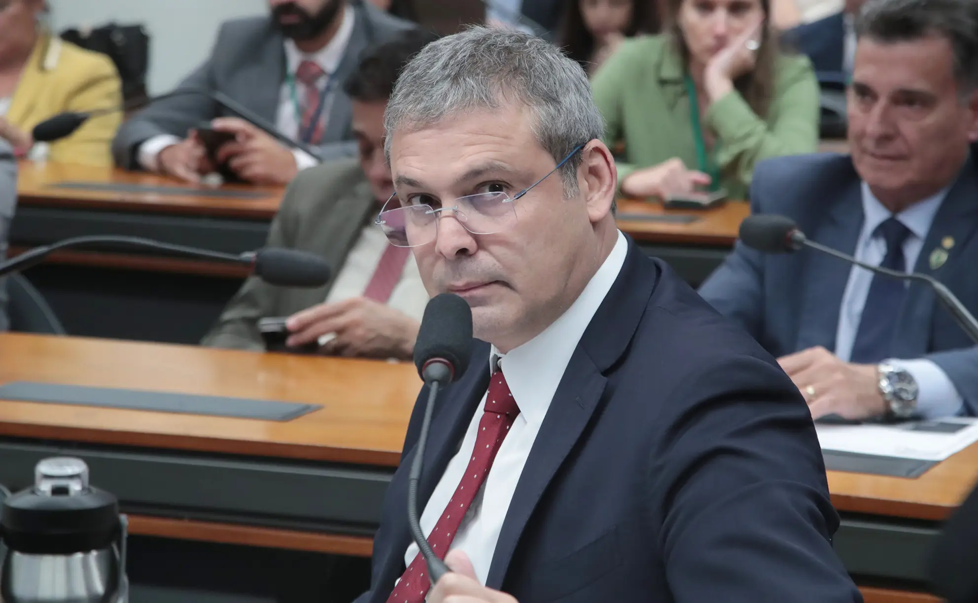PT recorre ao STF para impedir bancos de aplicarem sanções dos EUA contra Alexandre de Moraes 4 PT recorre ao STF para impedir bancos de aplicarem sanções dos EUA contra Alexandre de Moraes - Imagem do artigo original
