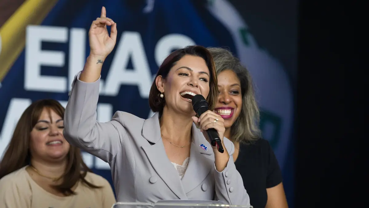 Apoio de Michelle Bolsonaro a Efraim Filho indica aproximação com Centrão, mas especialistas veem limites - Imagem do artigo original