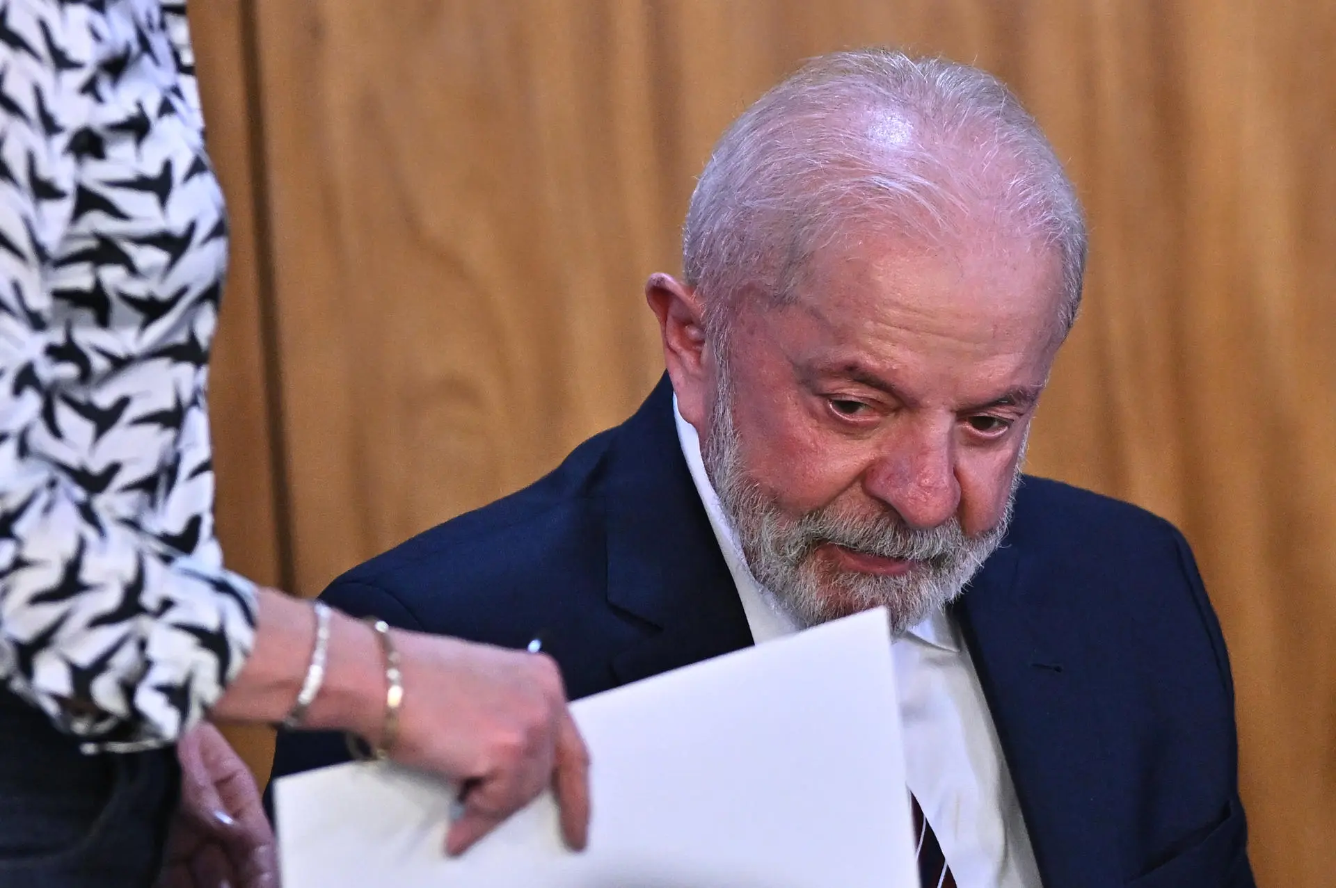 Reprovação a Lula se mantém em 40% mesmo após tarifa de Trump, indica Datafolha 4 Reprovação a Lula se mantém em 40% mesmo após tarifa de Trump, indica Datafolha - Imagem do artigo original