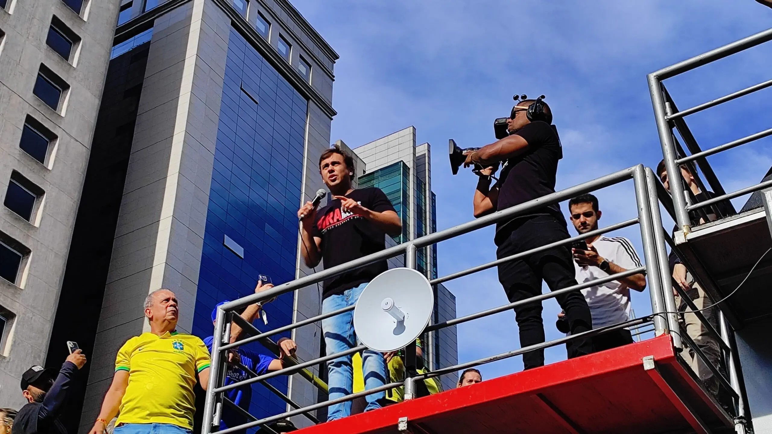 Nikolas Ferreira afirma não ter culpa na prisão domiciliar de Jair Bolsonaro 4 Nikolas Ferreira afirma não ter culpa na prisão domiciliar de Jair Bolsonaro - Imagem do artigo original