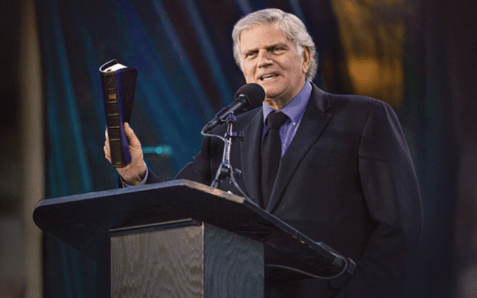 Franklin Graham critica silêncio internacional diante de ataques a cristãos na África 3 Franklin Graham critica silêncio internacional diante de ataques a cristãos na África - Imagem do artigo original