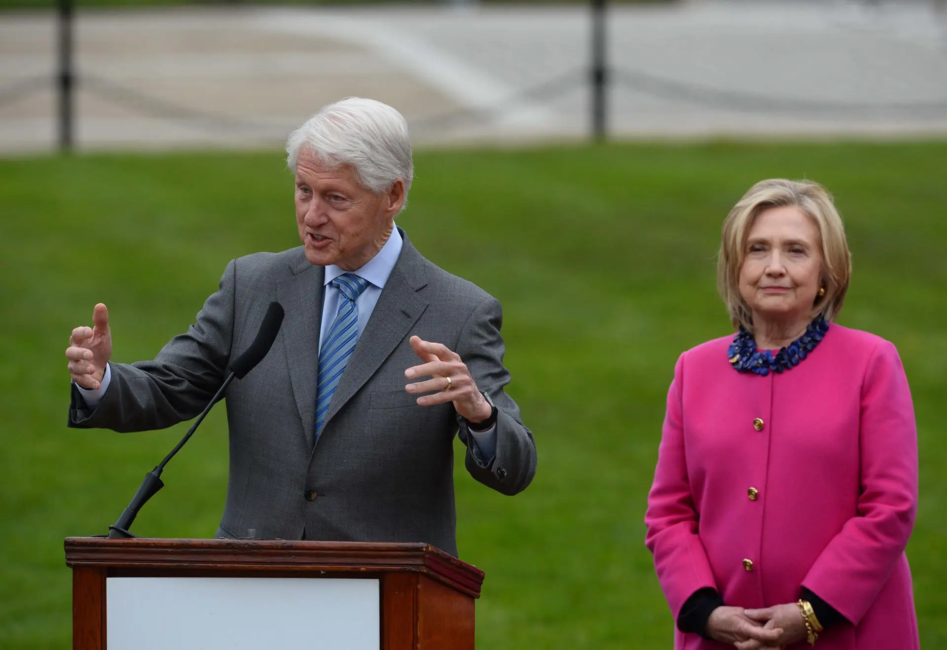 Câmara dos EUA convoca Bill e Hillary Clinton para depor sobre caso Jeffrey Epstein 4 Câmara dos EUA convoca Bill e Hillary Clinton para depor sobre caso Jeffrey Epstein - Imagem do artigo original