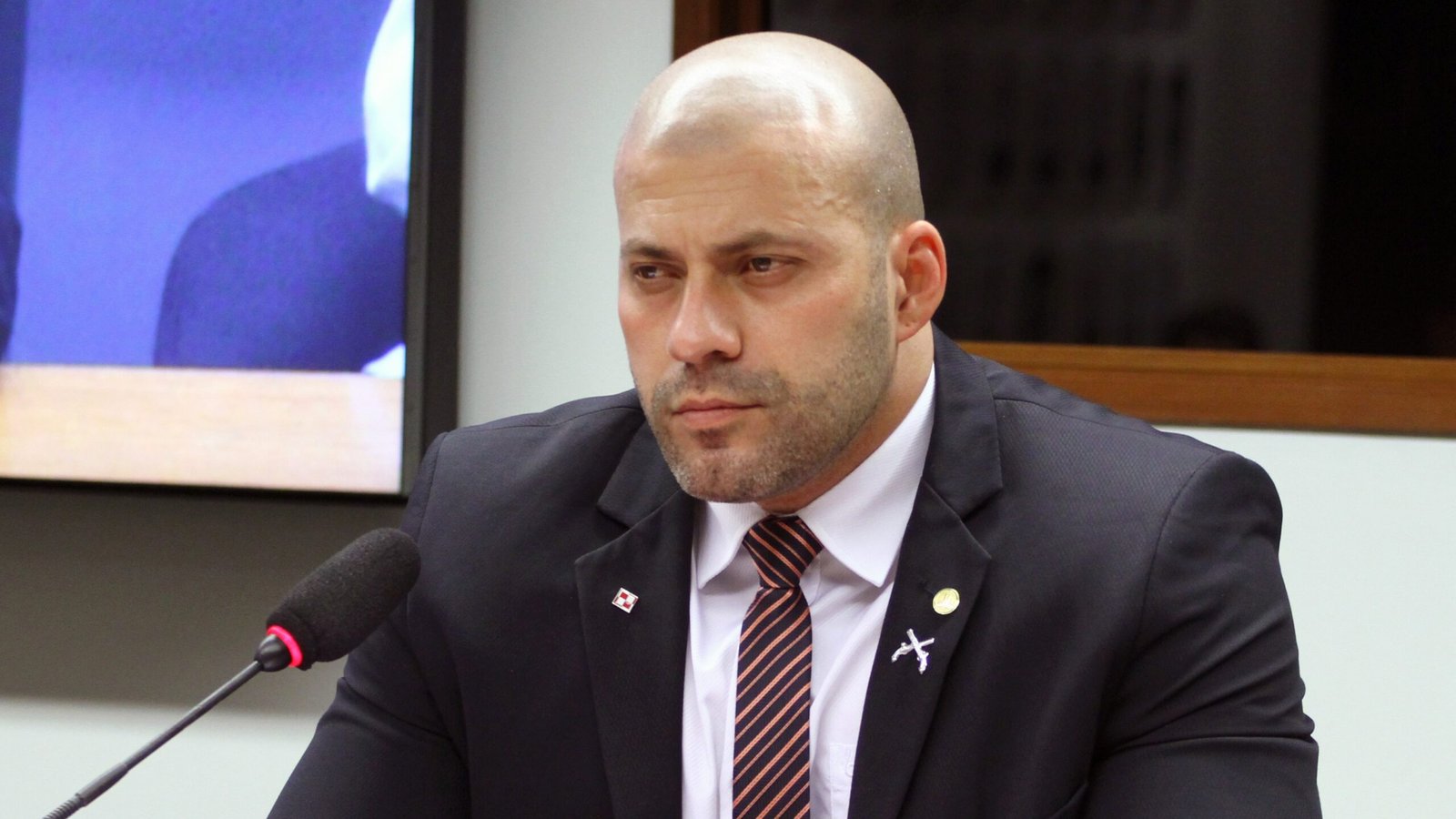 STF permite saídas temporárias de Daniel Silveira para fisioterapia após cirurgia no joelho 4 STF permite saídas temporárias de Daniel Silveira para fisioterapia após cirurgia no joelho - Imagem do artigo original