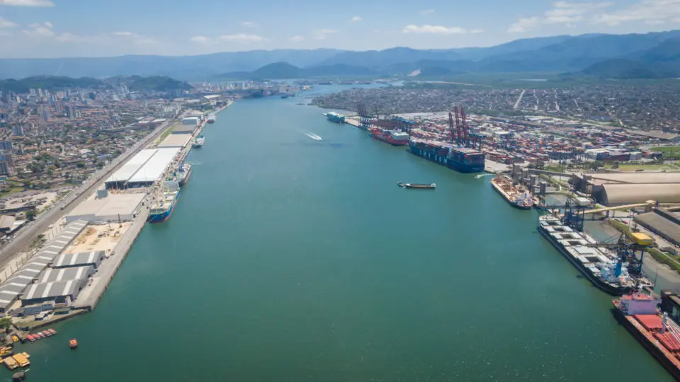 Tarifa dos EUA provoca disparada nas exportações e leva porto de Santos a recorde histórico 4 Tarifa dos EUA provoca disparada nas exportações e leva porto de Santos a recorde histórico - Imagem do artigo original