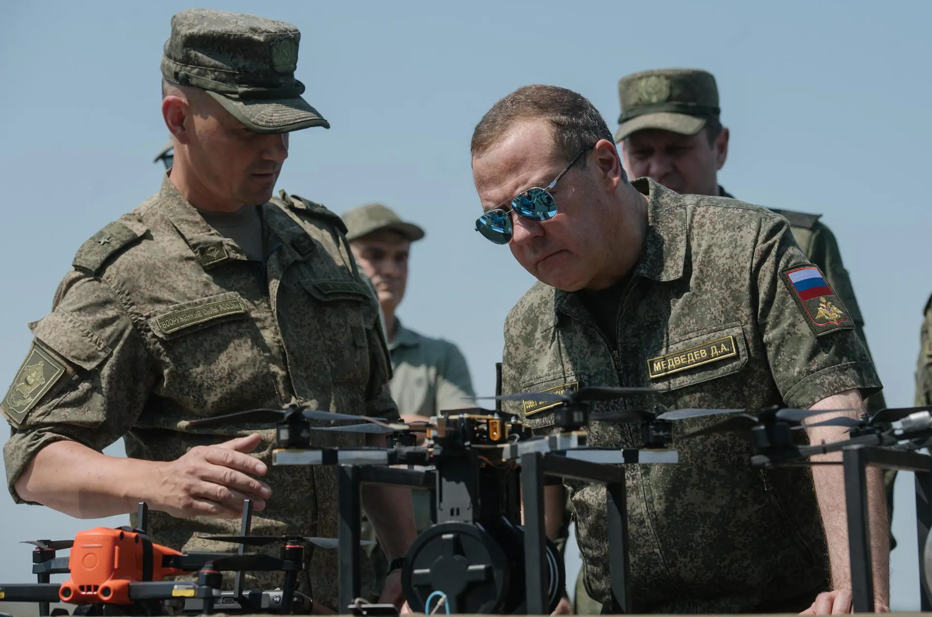 Medvedev cita sistema nuclear “Mão Morta” e leva Trump a posicionar submarinos dos EUA - Imagem do artigo original
