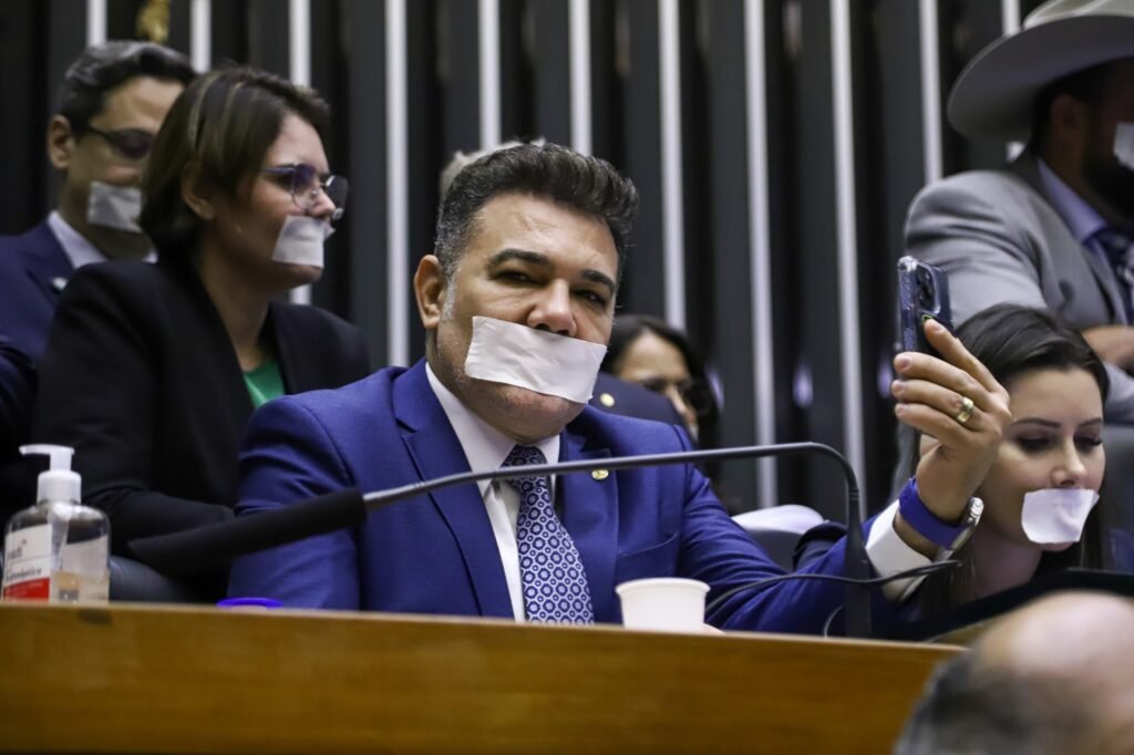 Marco Feliciano acusa esquerda de “encurralar” Parlamento e pede anistia a Jair Bolsonaro - Imagem do artigo original
