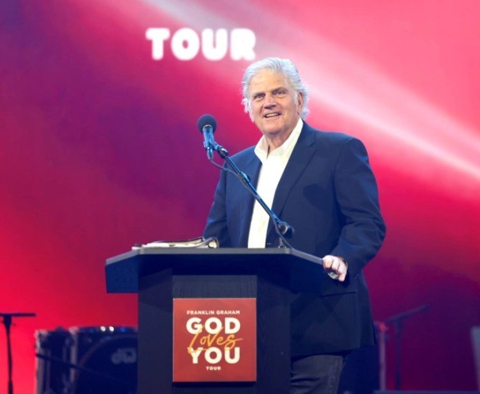 Associação Billy Graham lança fundo de R$ 7 milhões para defender cristãos perseguidos na Europa 4 Associação Billy Graham lança fundo de R$ 7 milhões para defender cristãos perseguidos na Europa - Imagem do artigo original