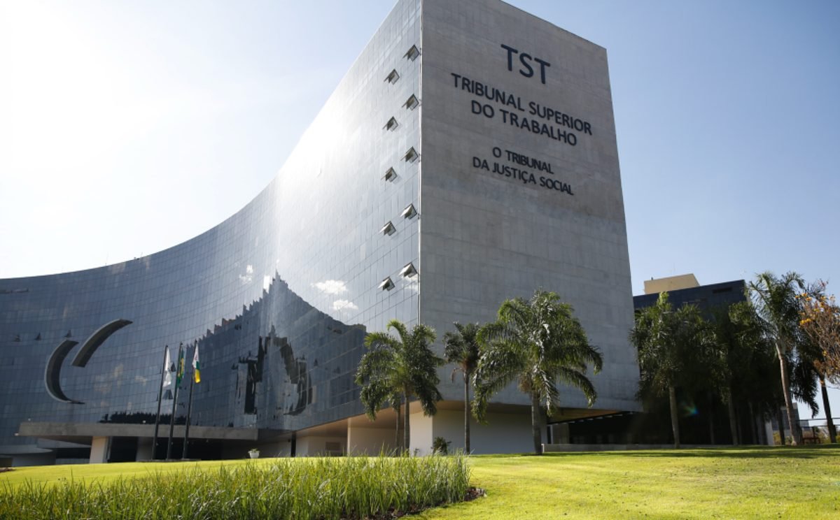 TST adquire 30 sedãs Lexus por R$ 10,3 milhões para uso de ministros 4 TST adquire 30 sedãs Lexus por R$ 10,3 milhões para uso de ministros - Imagem do artigo original