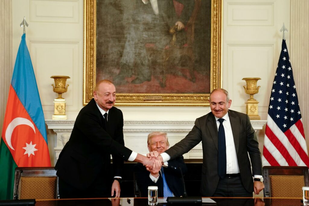 Trump intermedeia acordo de paz entre Armênia e Azerbaijão e reforça trégua no Oriente Médio - Imagem do artigo original