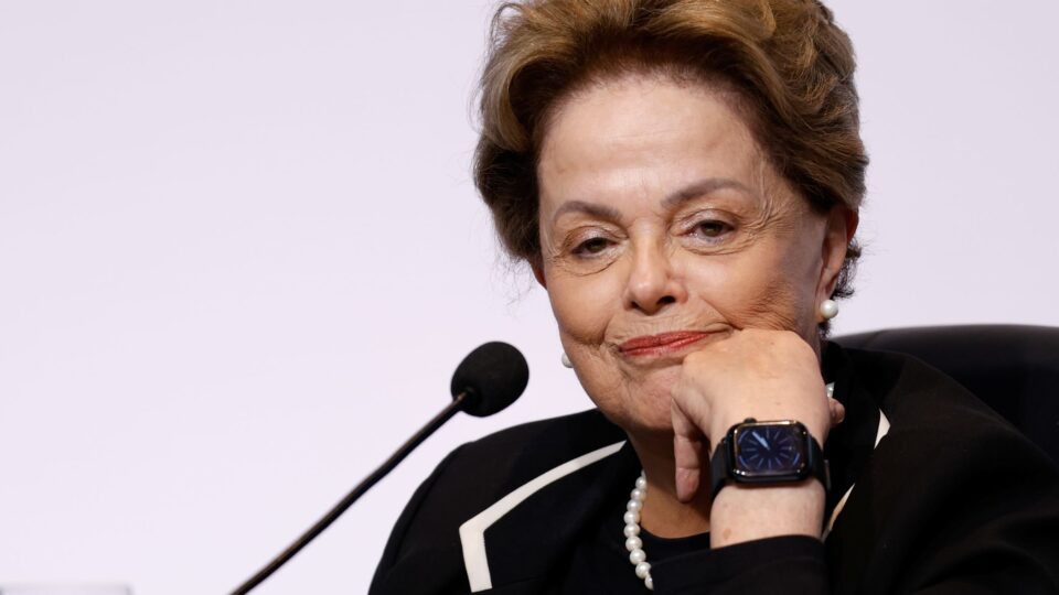EUA revogam vistos de ex-gestores de Dilma; TCU vê falhas e revela envio de bilhões a Cuba pelo Mais Médicos 4 EUA revogam vistos de ex-gestores de Dilma; TCU vê falhas e revela envio de bilhões a Cuba pelo Mais Médicos - Imagem do artigo original