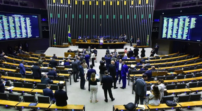 Bancada evangélica pede ação do Senado para conter supostos excessos do STF - Imagem do artigo original