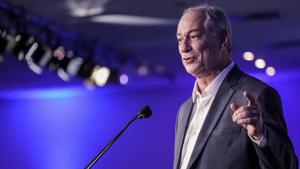 Aliados negociam filiação de Ciro Gomes ao PSDB para enfrentar Lula e atrair voto de direita em 2026 4 Aliados negociam filiação de Ciro Gomes ao PSDB para enfrentar Lula e atrair voto de direita em 2026 - Imagem do artigo original