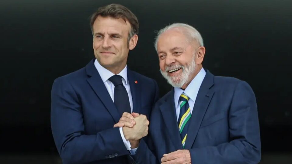 Lula telefona para Macron e protesta contra tarifa dos EUA sobre produtos brasileiros 4 Lula telefona para Macron e protesta contra tarifa dos EUA sobre produtos brasileiros - Imagem do artigo original