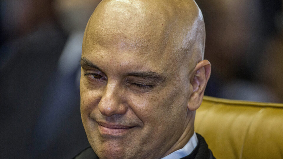 Alexandre de Moraes concentra 99% dos mandados de prisão em aberto no STF 4 Alexandre de Moraes concentra 99% dos mandados de prisão em aberto no STF - Imagem do artigo original
