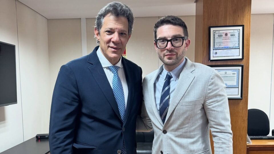 Filho de George Soros discute COP 30 com Haddad e parlamentares em Brasília 4 Filho de George Soros discute COP 30 com Haddad e parlamentares em Brasília - Imagem do artigo original