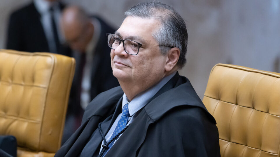 Dino ironiza queda de R$ 41,9 bi nas ações de bancos após decisão sobre leis estrangeiras 4 Dino ironiza queda de R$ 41,9 bi nas ações de bancos após decisão sobre leis estrangeiras - Imagem do artigo original